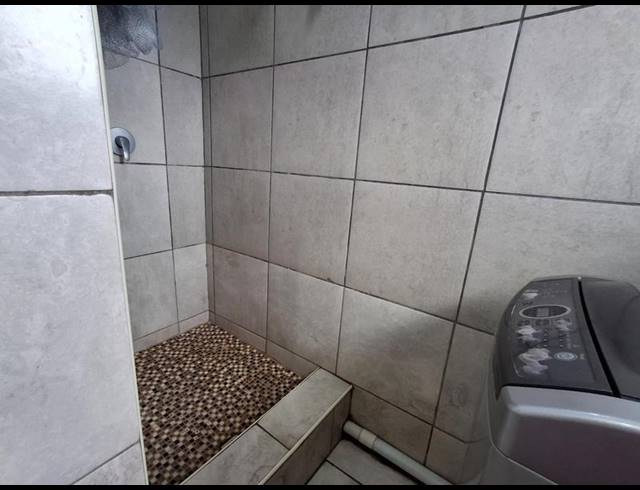 2 BEDROOM PROPERTY TO RENT IN MEREBANK